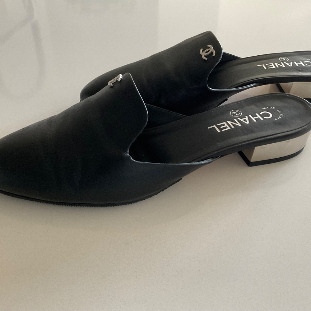 Chanel Black Leather Mules Size 41 - Picture 4 of 11
